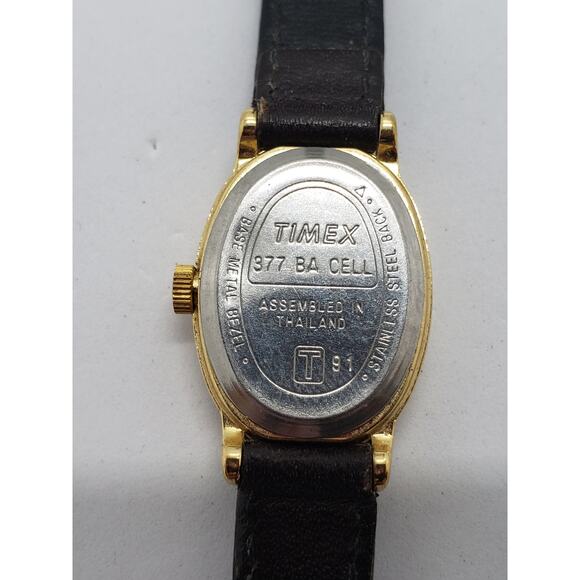 Timex women\'s watch. Oval face. Stainless steel back. 377 BA CELL, T 91 main image 5